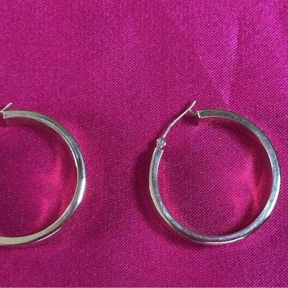 10 Karat Yellow Gold Hoops Earrings - Picture 11 of 13